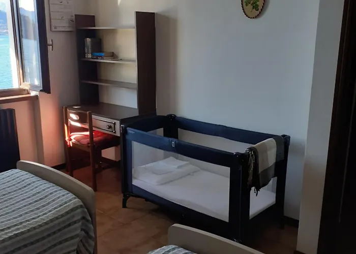 Casa In Riva Al Lago